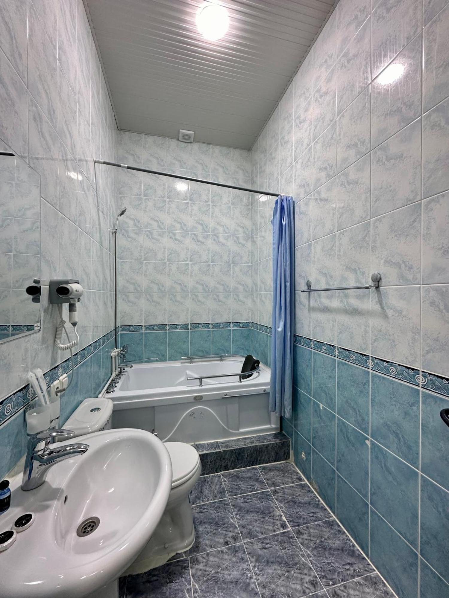 Rahat Inn Hotel Tashkent Bagian luar foto